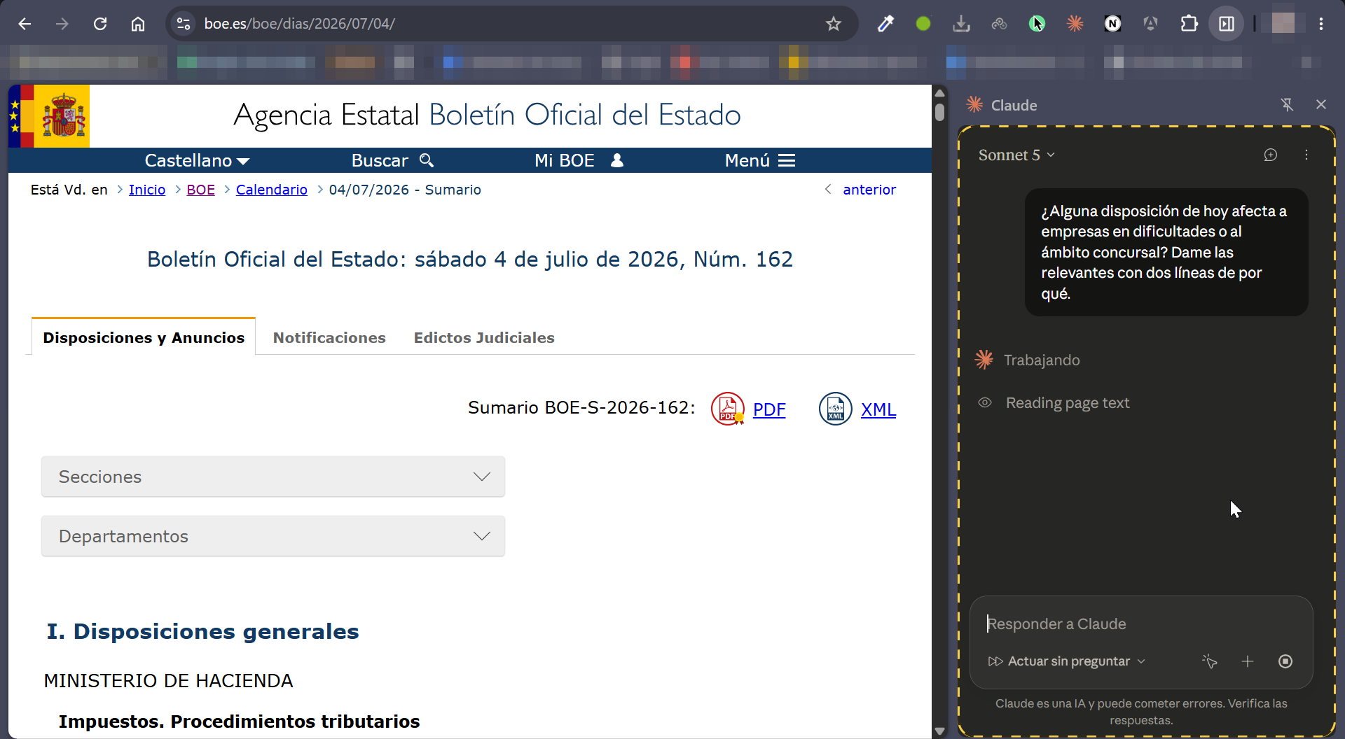 La barra lateral de Claude en Chrome sobre el sumario del BOE del día, leyendo la página para responder una pregunta de triaje concursal