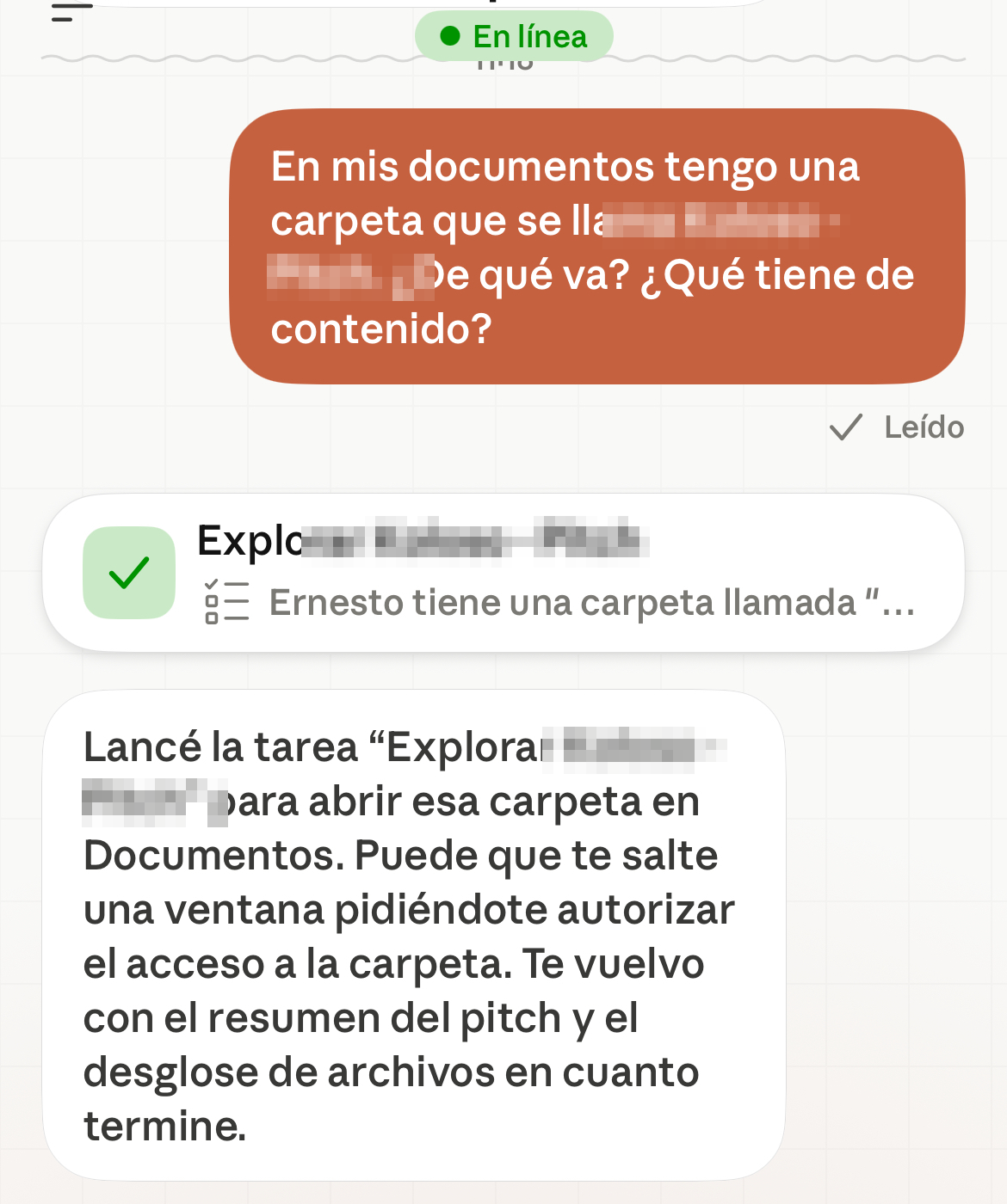 Conversación de Despacho en el móvil: la pregunta por una carpeta del PC, la tarjeta de la tarea lanzada y la respuesta de Claude